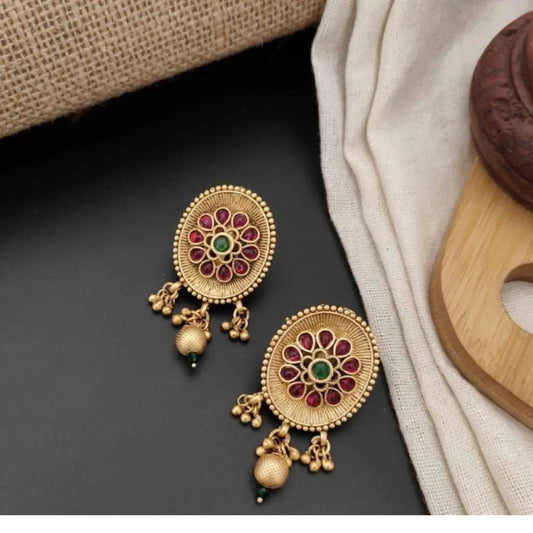 Beautiful Designer Earrings with Kundan